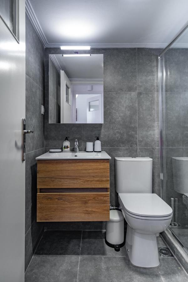 Апартаменти Newly Renovated 2Br Apt! Афіни Екстер'єр фото